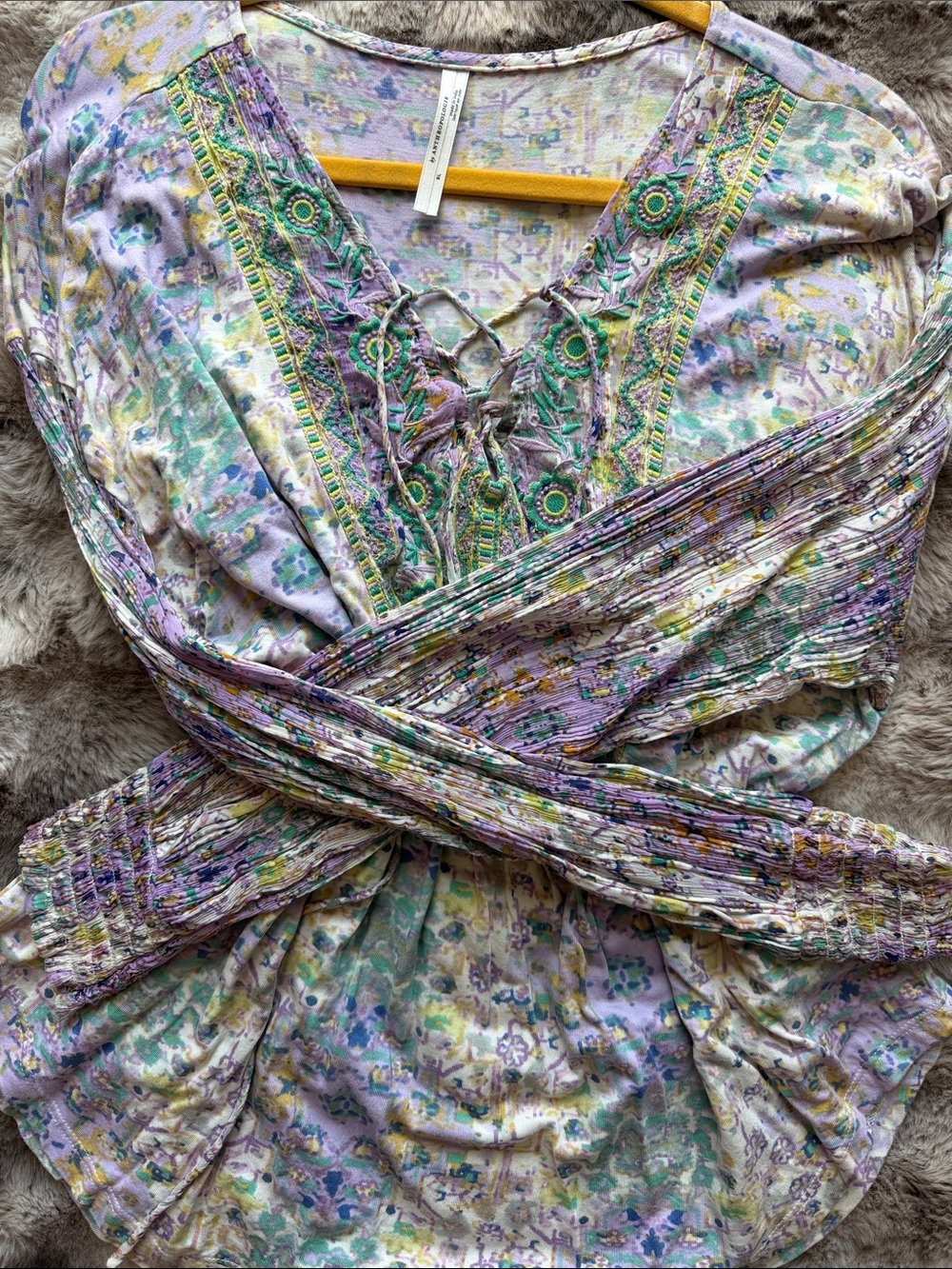 Anthropologie Pastel Floral V-Neck Blouse in Lavender, Mint & Yellow - Picture 4 of 4